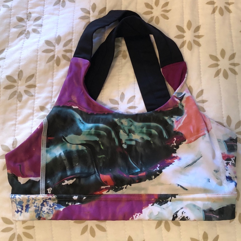 Lululemon sports bra